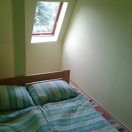 Apartmanhaz *